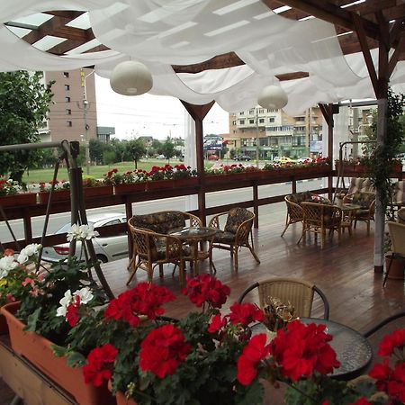Hotel Flormang Craiova Exterior photo