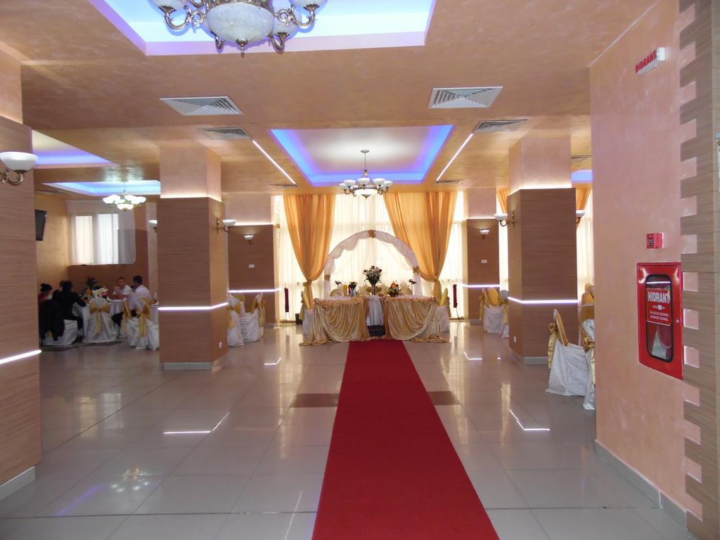 Hotel Flormang Craiova Exterior photo