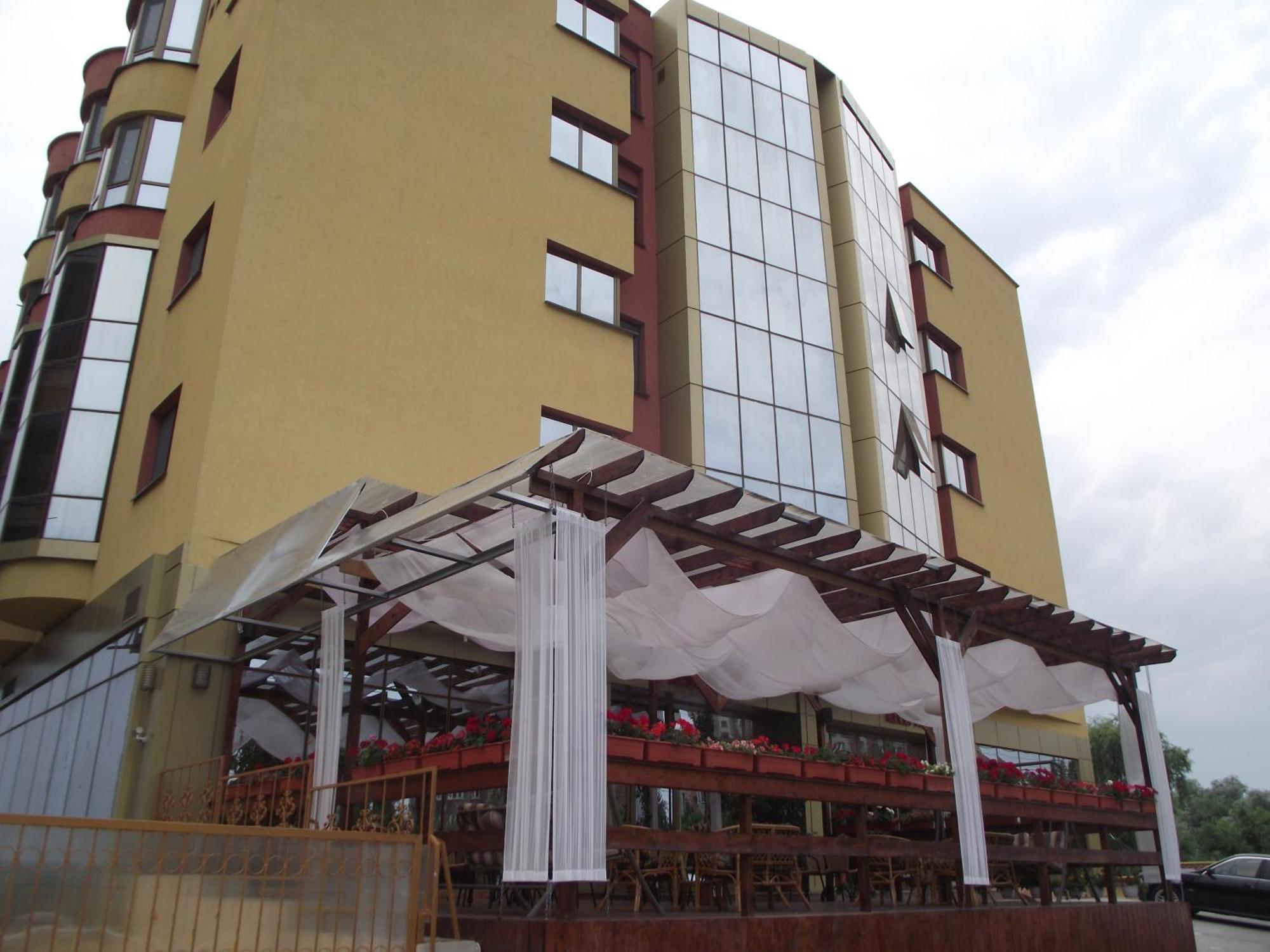 Hotel Flormang Craiova Exterior photo