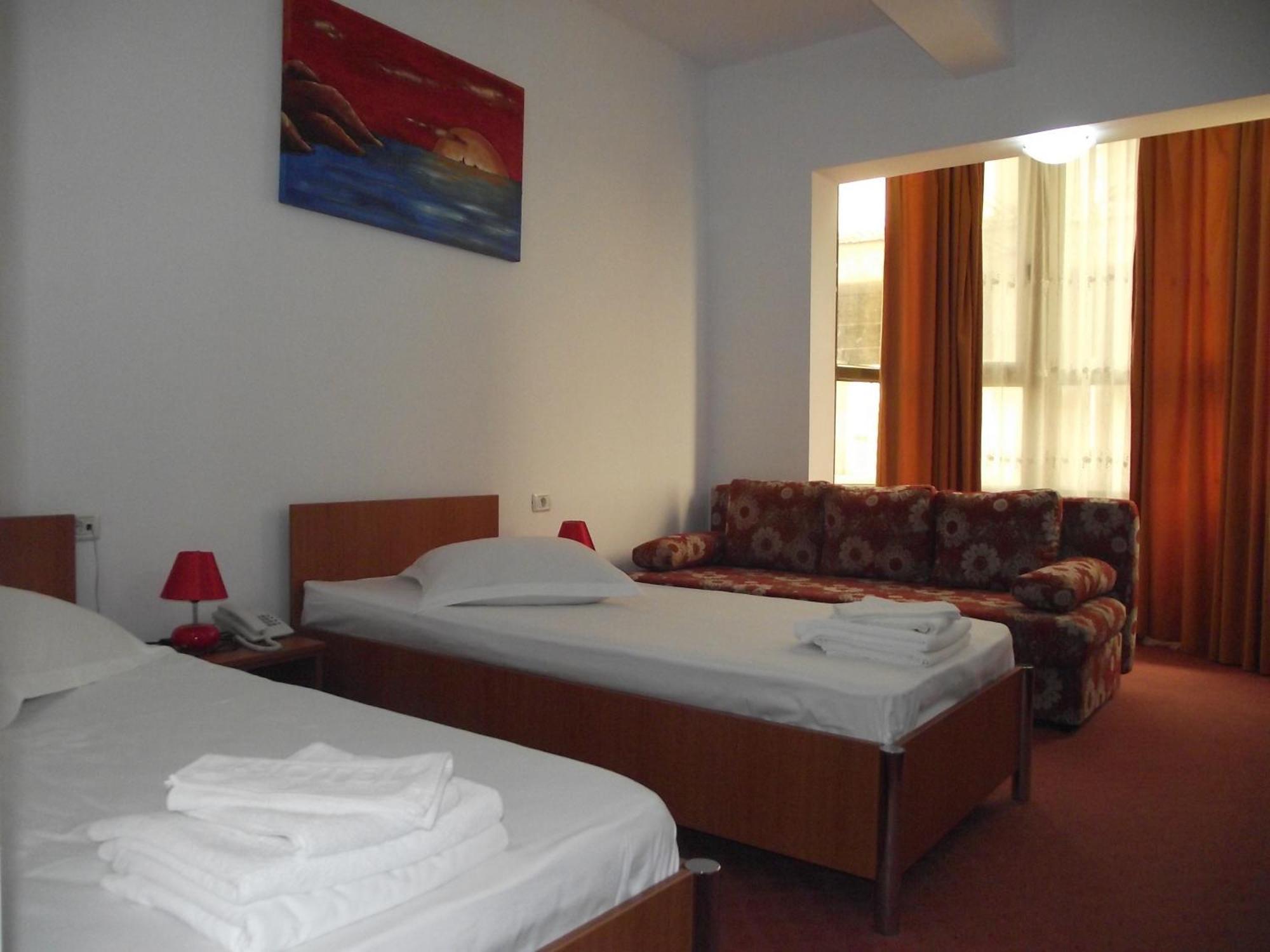 Hotel Flormang Craiova Exterior photo