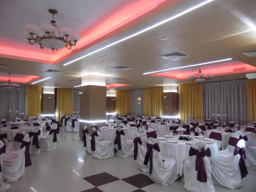 Hotel Flormang Craiova Exterior photo