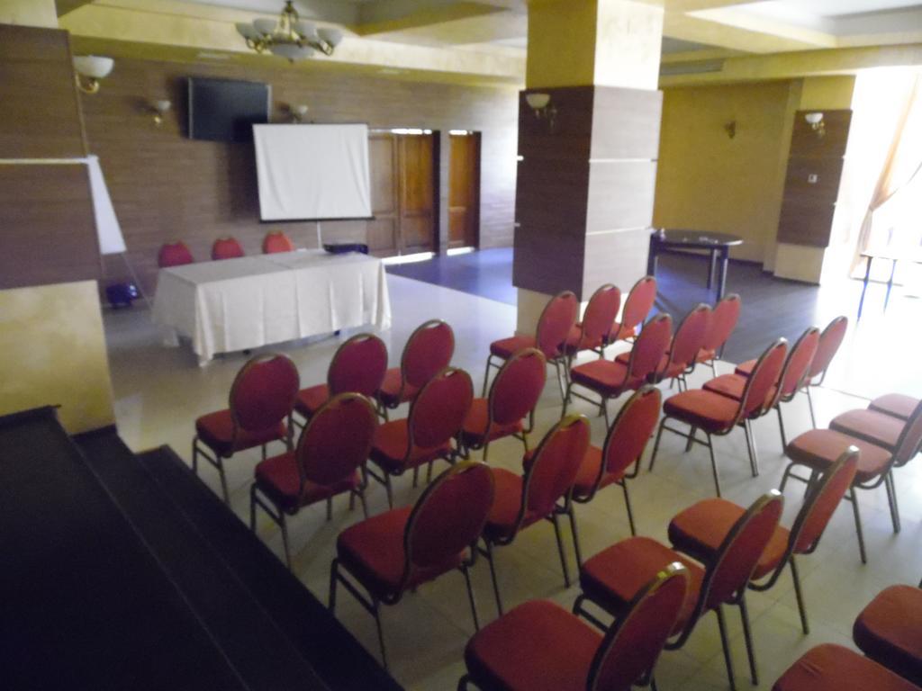 Hotel Flormang Craiova Exterior photo