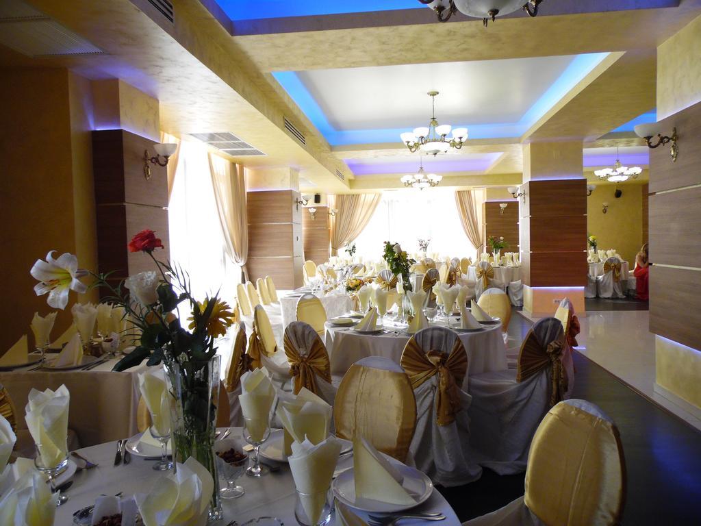 Hotel Flormang Craiova Exterior photo