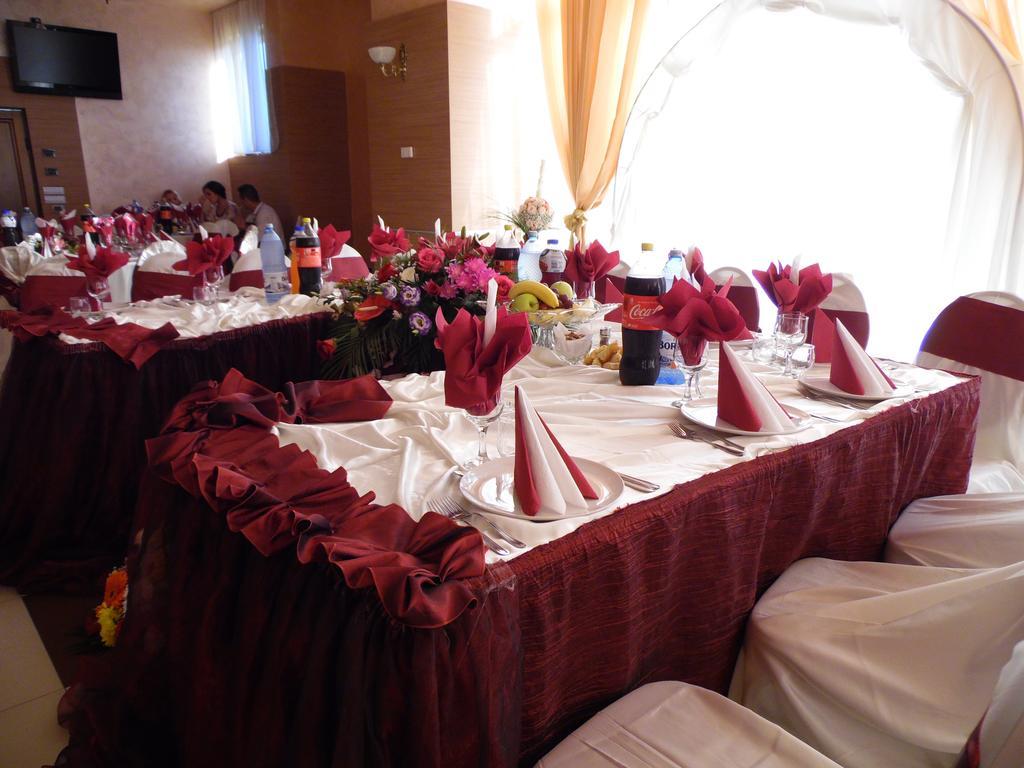 Hotel Flormang Craiova Exterior photo