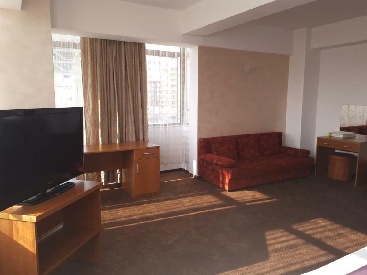 Hotel Flormang Craiova Exterior photo